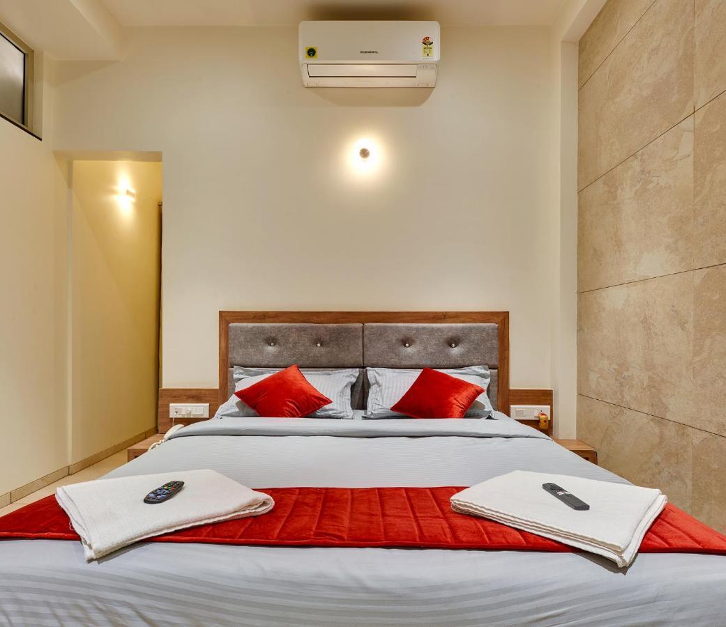 Hotel Swamini Kolhapur Extérieur photo